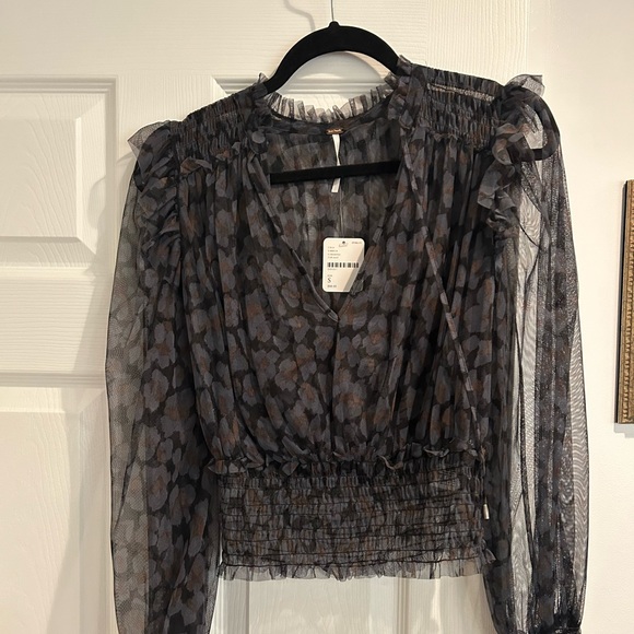 Free People Top - Picture 1 of 5